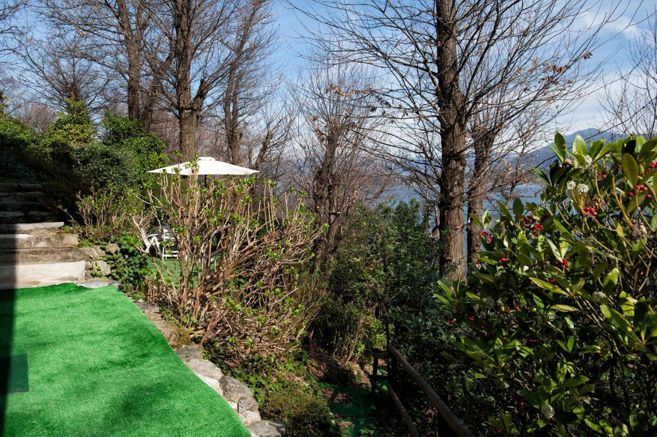 Casa Vacanze Tana Della Volpe Ispra Exterior photo