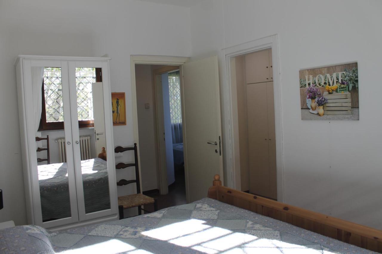 Casa Vacanze Tana Della Volpe Ispra Exterior photo