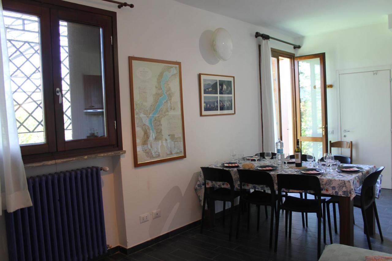 Casa Vacanze Tana Della Volpe Ispra Exterior photo